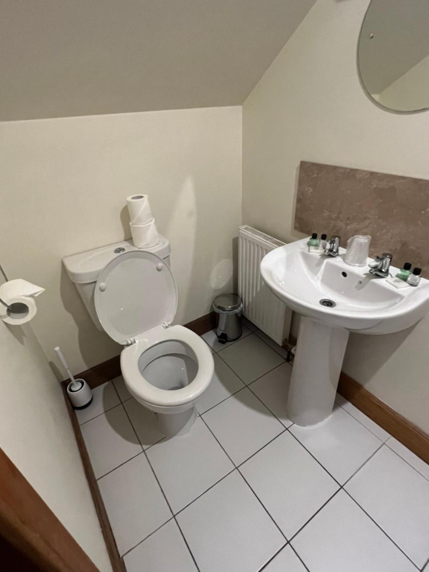 Glenarroch & Witchwood Hotel Kyleakin Bilik gambar