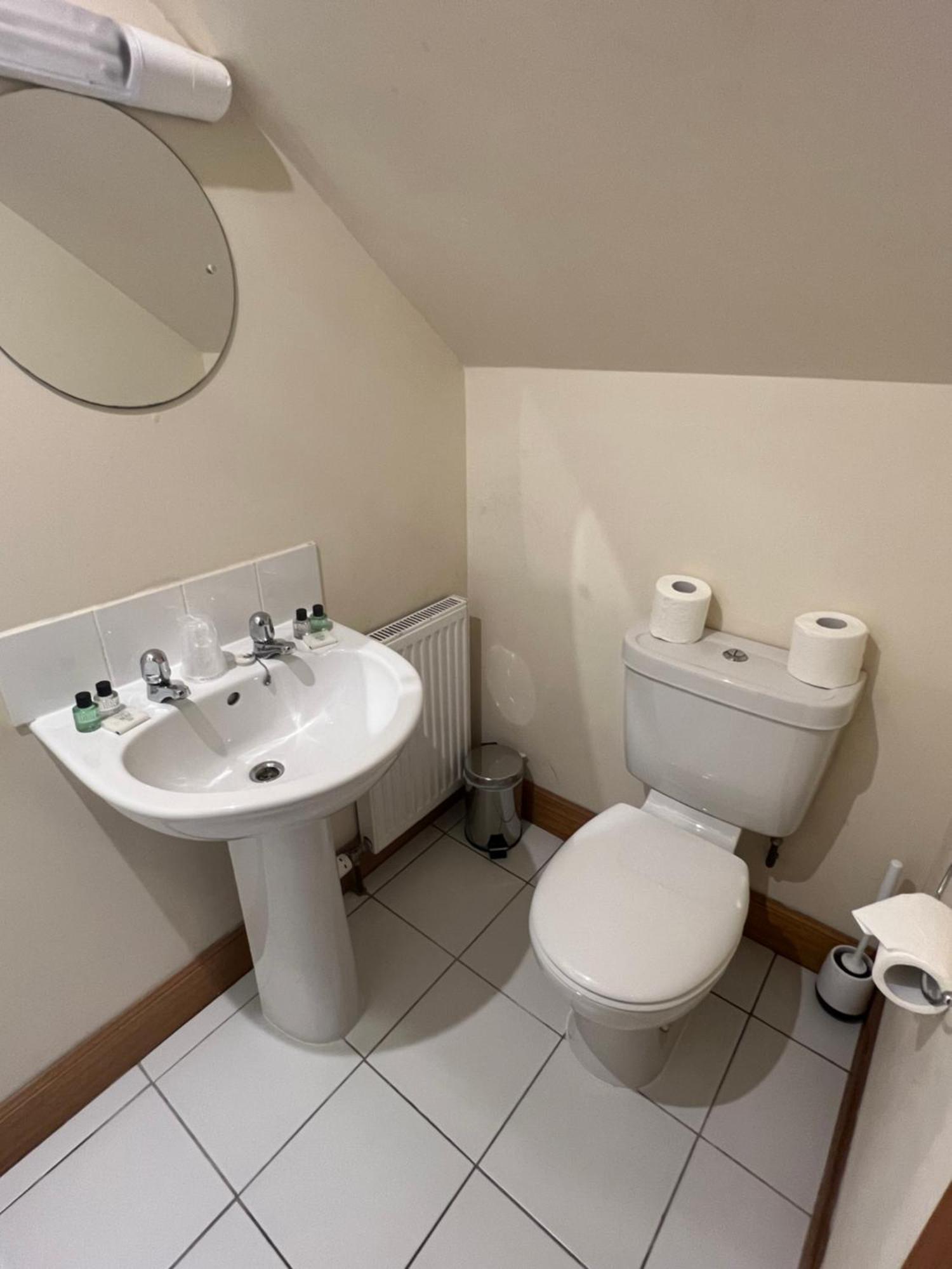 Glenarroch & Witchwood Hotel Kyleakin Bilik gambar